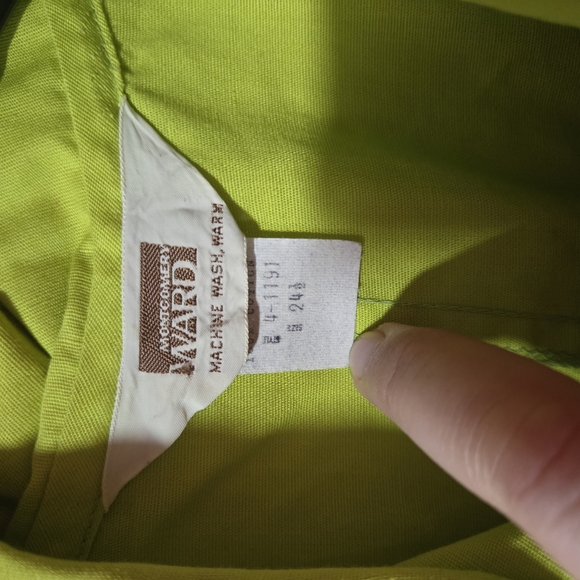 Sleeveless Lime Green Button-Up Top - Picture 2 of 8